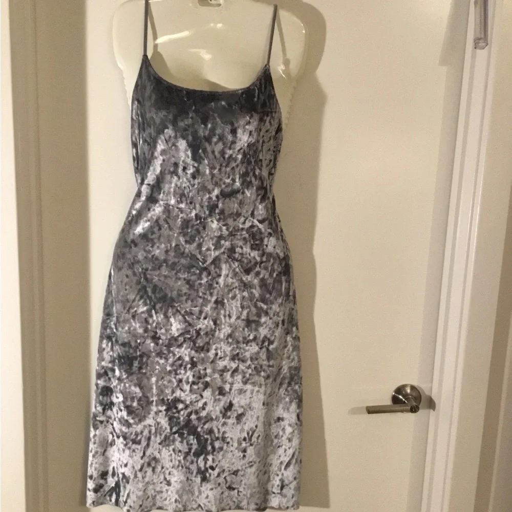 Double Zero Silver / Gray Slip Velvet Dress Size Medium $40 - Picture 2 of 11